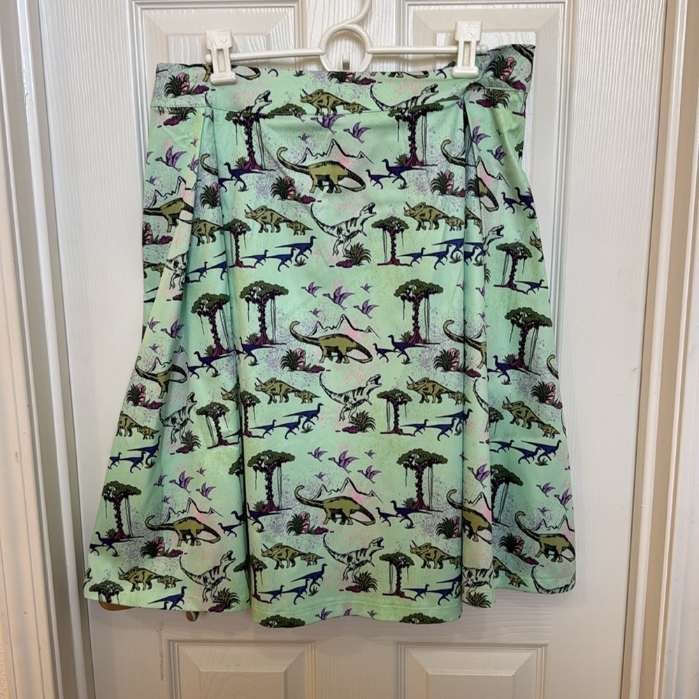 Excellent used Lindy Boo Dinosaur skirt size 14 - Picture 2 of 3